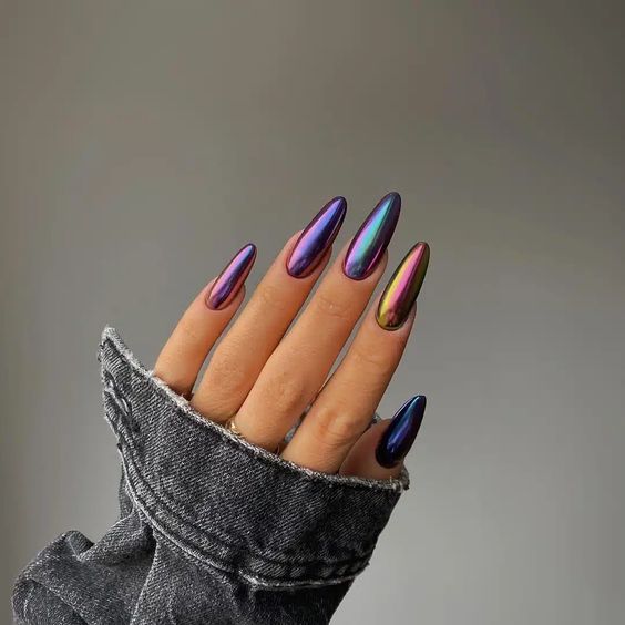 Chrome Nails summer 2024 nail trend