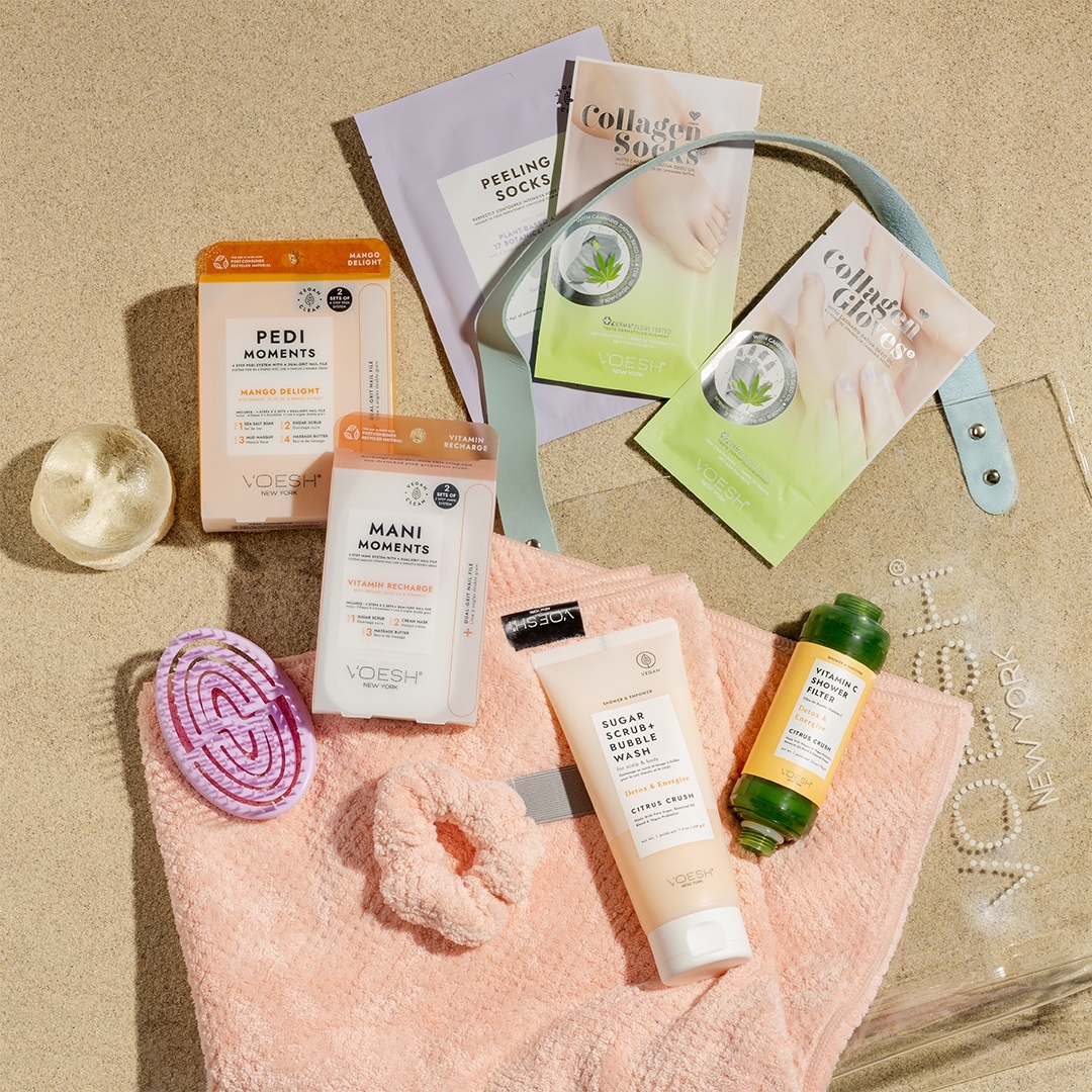 Different Voesh products, Collagen Gloves, Peeling Socks, Pedi Moment, MAni Moment, and a Sugar Scrub