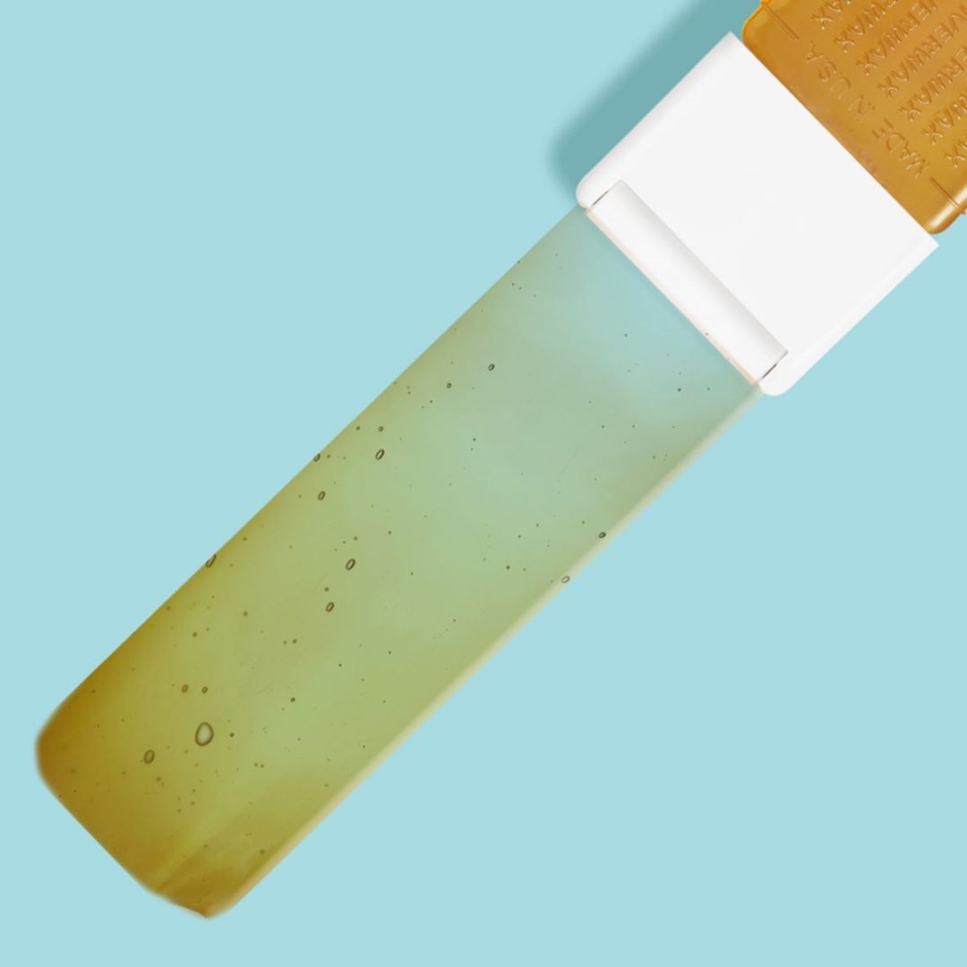 Easy and innovative roll-on wax