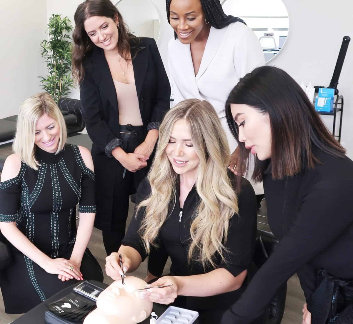 International Beauty Institute. Eyelashes course.