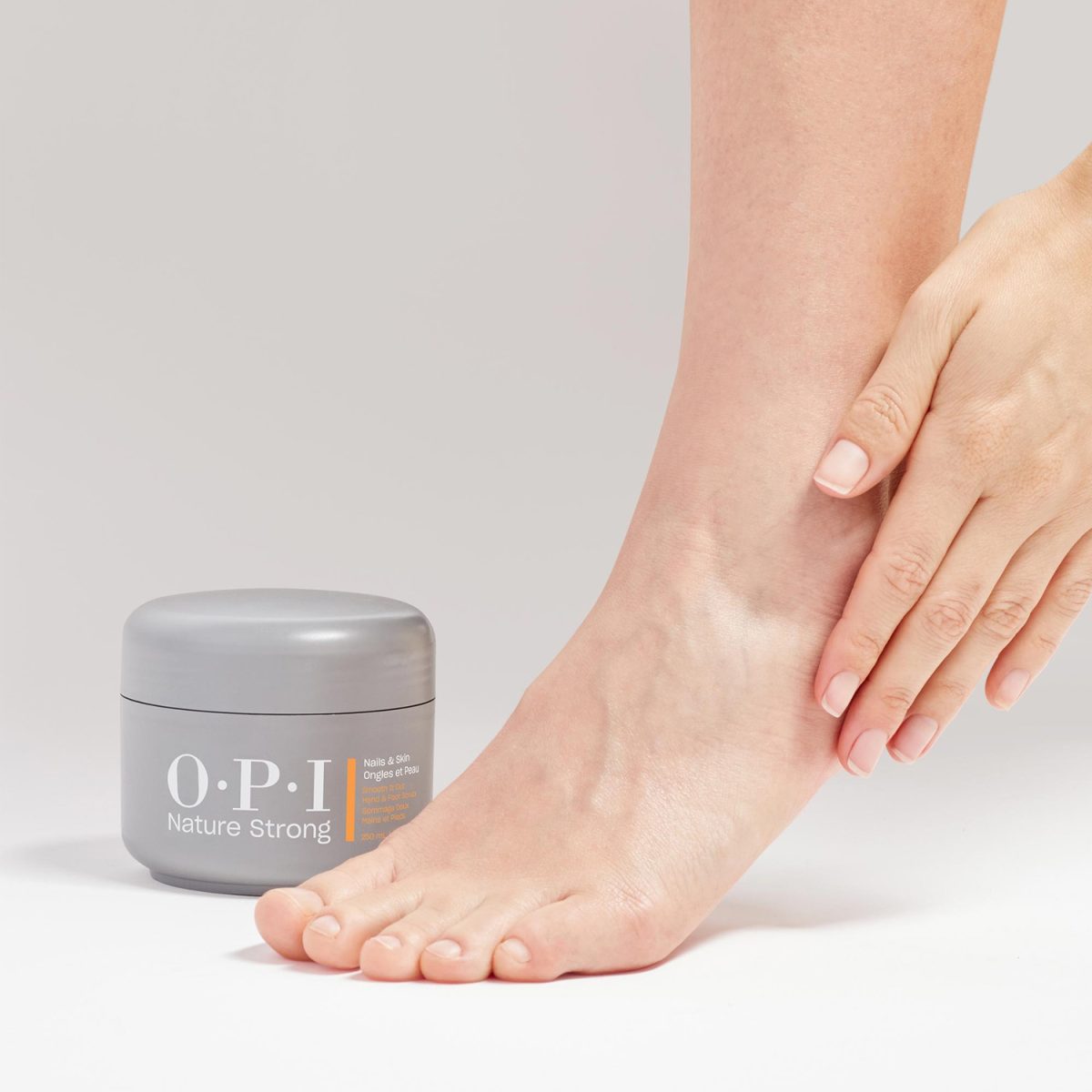 OPI Nature Strong Smooth It Out Hand & Foot Scrub 250 mL for soft feet