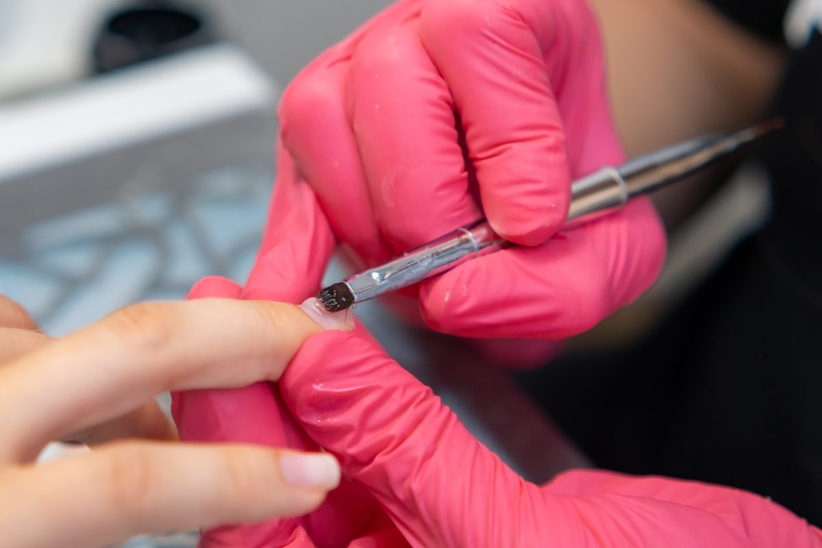https://gemini.google.com/app/5cad6c7f35ca8717#:~:text=Nail%20expert%20in%20pink%20gloves%20applying%20a%20base%20coat%20to%20a%20natural%20nail%20plate%20before%20performing%20acrylic%20fills.